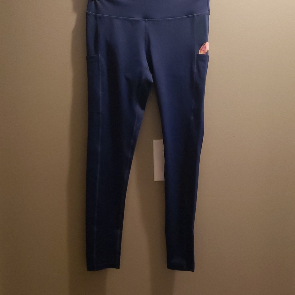 Size S feed me fight me donut leggings